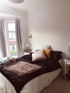 Bedroom Image of 2150 Sq.ft 4 BHK Apartment / Flat for sale in Bandra West Mumbai for Rs. 105000000