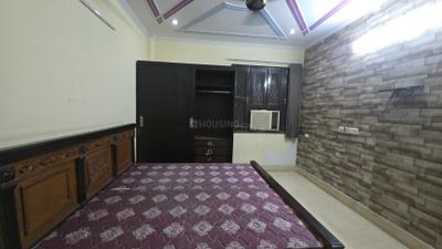 Bedroom Image of 900 Sq.ft 1 BHK Builder Floor for rent in Pitampura New Delhi for Rs. 22000