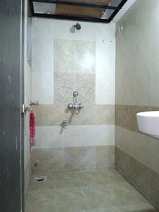 Common Bathroom Image of 600 Sq.ft 1 BHK Apartment / Flat for rent in Kavya Residency, Kasarvadavali Thane for Rs. 15998