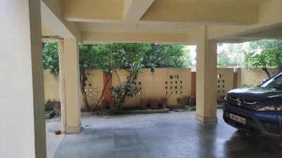 Parking Area Image of 900 Sq.ft 2 BHK Apartment / Flat for rent in Kasba Kolkata for Rs. 26000