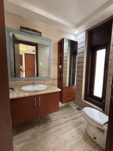 Bathroom Image of 2200 Sq.ft 4 BHK Builder Floor for sale in Green Park Extension New Delhi for Rs. 70000000