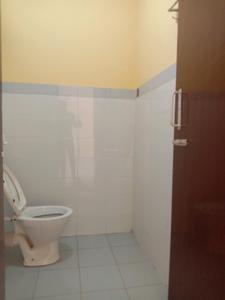 Common Bathroom Image of 450 Sq.ft 1 BHK Apartment / Flat for sale in Shapoorji Pallonji Shukhobrishti, New Town Kolkata for Rs. 2400000