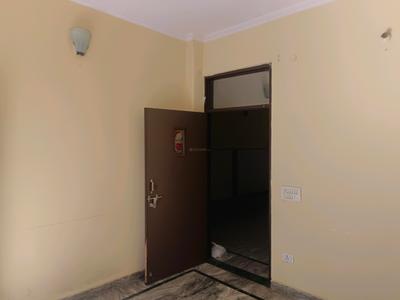 Bedroom Image of 1300 Sq.ft 3 BHK Builder Floor for rent in Rohini Extension New Delhi for Rs. 15000