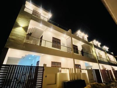 Image of 900 Sq.ft 4 BHK Villa for sale in Jhalwa, Allahabad for Rs. 7700000