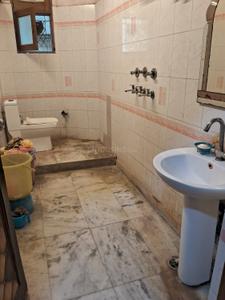 Bathroom Image of 1350 Sq.ft 3 BHK Builder Floor for sale in Laxmi Nagar New Delhi for Rs. 8500000