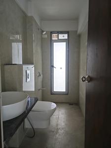 Common Bathroom One Image of 1550 Sq.ft 3 BHK Apartment / Flat for sale in Khar West Mumbai for Rs. 82500000