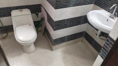 Image of 1700 Sq.ft 3 BHK Apartment / Flat for rent in Parivar Apartments, Patparganj, New Delhi for Rs. 45000