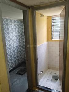 Bathroom Image of 850 Sq.ft 1 BHK Independent House for rent in Tapowan Kolhapur for Rs. 6500