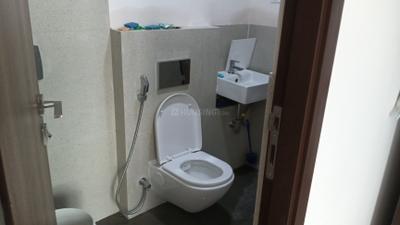 Bathroom Image of 350 Sq.ft 1 BHK Apartment / Flat for rent in Piramal Vaikunth, Thane West Thane for Rs. 26000