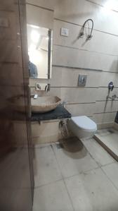 Bathroom Image of 1550 Sq.ft 3 BHK Builder Floor for rent in Shakti Nagar New Delhi for Rs. 56000