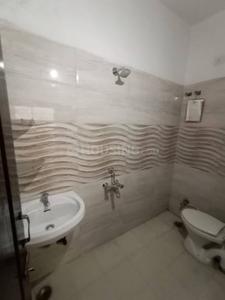 Bathroom Image of 1500 Sq.ft 3 BHK Apartment / Flat for rent in Sterling Skyline, Bhicholi Mardana Indore for Rs. 17000