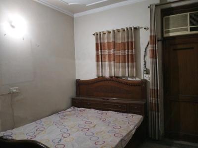 Bedroom Image of 1200 Sq.ft 3 BHK Builder Floor for sale in Vikaspuri New Delhi for Rs. 15500000