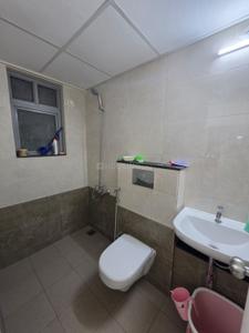 Bathroom Image of 680 Sq.ft 1 BHK Apartment / Flat for rent in Mahindra Happinest Tathawade, Tathawade Pune for Rs. 20000