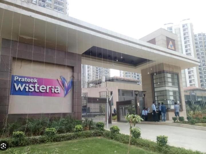 Prateek Wisteria Main Image 1