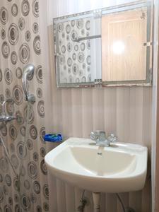 Common Bathroom One Image of 1347 Sq.ft 3 BHK Apartment / Flat for sale in Tollygunge Kolkata for Rs. 8800000