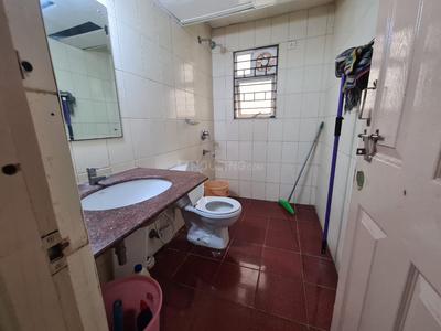 Bathroom Image of 1600 Sq.ft 3 BHK Apartment / Flat for rent in Mantri Greens, Sheshadripuram Bengaluru for Rs. 75000