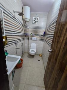 Image of 1005 Sq.ft 3 BHK Builder Floor for sale in Laxmi Nagar, New Delhi for Rs. 10000000