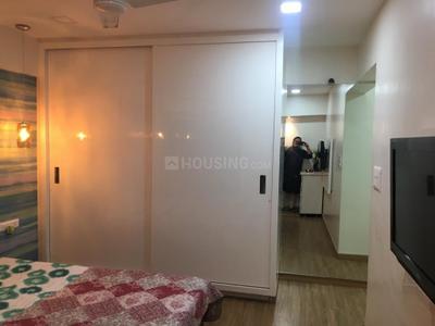 Bedroom Image of 1050 Sq.ft 2 BHK Apartment / Flat for rent in Kalyani Nagar Pune for Rs. 60000