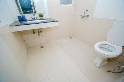 Bathroom Image of 1600 Sq.ft 2.5 BHK Apartment / Flat for sale in M3M Escala, Sector 70A Gurgaon for Rs. 15800000
