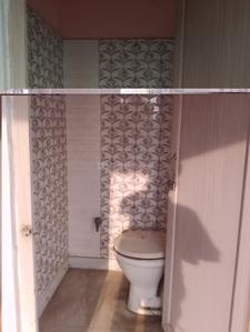 Bathroom Image of 750 Sq.ft 2 BHK Apartment / Flat for sale in Tollygunge Kolkata for Rs. 3000000