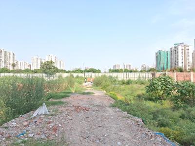 Image of 1800 Sq.ft Residential Plot / Land for sale in Centrum Estates 76, Sector 76, Noida for Rs. 32000000