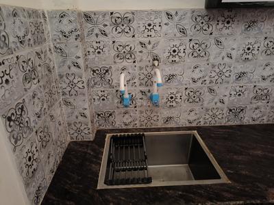 Bathroom Image of 350 Sq.ft 1 BHK Independent House for rent in Navi Kot Nandana Lucknow for Rs. 7000