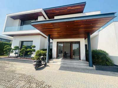 Image of 43560 Sq.ft 6 BHK Farm House for sale in DLF Farms, New Delhi for Rs. 550000000