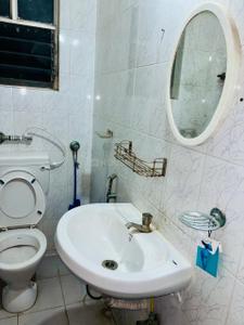 Bathroom Image of 1450 Sq.ft 3 BHK Independent House for rent in Shivaji Nagar Pune for Rs. 60000