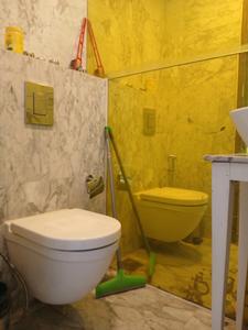 Common Bathroom Image of 950 Sq.ft 2 BHK Apartment / Flat for sale in Santacruz East Mumbai for Rs. 33000000