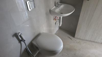 Bathroom Image of 518 Sq.ft 1 BHK Apartment / Flat for rent in Swastik Platinum, Vikhroli East Mumbai for Rs. 40000
