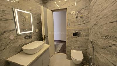 Bathroom Image of 3500 Sq.ft 3.5 BHK Builder Floor for rent in Sector 44 Noida for Rs. 100000