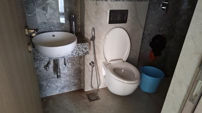Bathroom Image of 807 Sq.ft 2 BHK Apartment / Flat for sale in Pittie Antariksh Ace, Bandra East Mumbai for Rs. 33000000