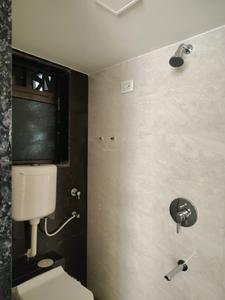 Common Bathroom Image of 1035 Sq.ft 2 BHK Apartment / Flat for rent in Kanakia Niharika, Thane West Thane for Rs. 46500