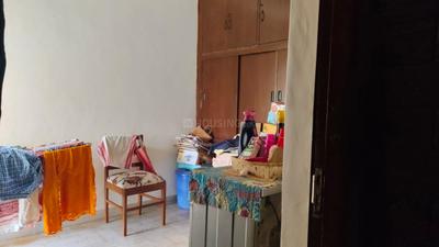 Bedroom Image of 2000 Sq.ft 3.5 BHK Apartment / Flat for rent in Azad Apartments, Kalu Sarai New Delhi for Rs. 130000