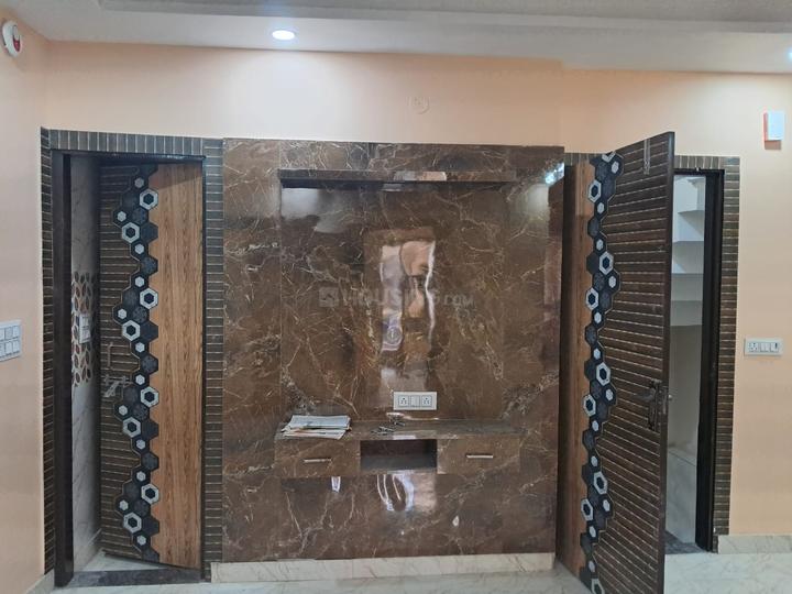 Block E, Krishna Nagar Main Image 1