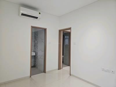 Bedroom Image of 1500 Sq.ft 2 BHK Apartment / Flat for rent in Nirman Altius, Kharadi Pune for Rs. 37000