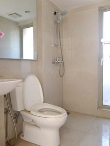 Common Bathroom Image of 550 Sq.ft 1 BHK Apartment / Flat for sale in Hiranandani The Walk, Hiranandani Estate Thane for Rs. 10000000