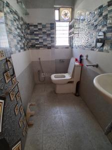 Bathroom Image of 1410 Sq.ft 2.5 BHK Apartment / Flat for rent in Uzan Bazar Guwahati for Rs. 28000