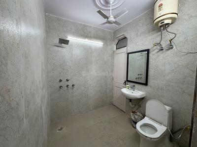 Bathroom Image of 2000 Sq.ft 3.5 BHK Builder Floor for rent in Kirti Nagar New Delhi for Rs. 60000