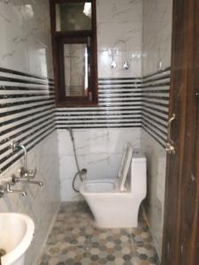 Common Bathroom Image of 900 Sq.ft 3 BHK Builder Floor for sale in New Ashok Nagar New Delhi for Rs. 6000000