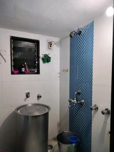Common Bathroom Image of 700 Sq.ft 1 BHK Apartment / Flat for rent in Thane West Thane for Rs. 32000