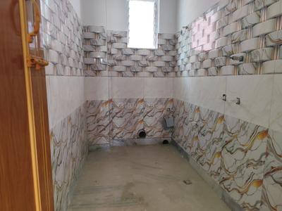 Bathroom Image of 948 Sq.ft 2 BHK Apartment / Flat for sale in Paschim Putiary Kolkata for Rs. 4740000