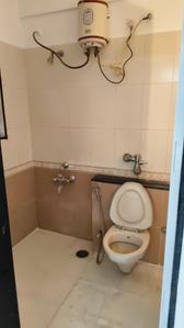 Ivory Estate Bathroom One 3