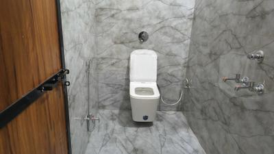 Bathroom Image of 500 Sq.ft 1 BHK Duplex for rent in Nehru Nagar Bilaspur for Rs. 10000