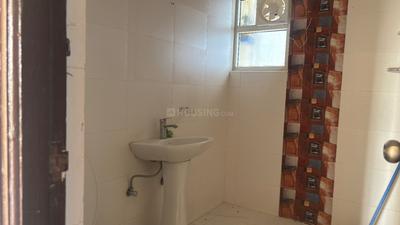 Bathroom Image of 1155 Sq.ft 3 BHK Apartment / Flat for rent in Paramount Emotions, Noida Extension Greater Noida for Rs. 22000