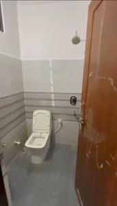 Bathroom Image of 2500 Sq.ft 5 BHK Independent House for sale in Aurangabad Khalsa Lucknow for Rs. 12500000