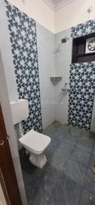Bathroom Image of 1800 Sq.ft 2 BHK Builder Floor for rent in Gomti Nagar Lucknow for Rs. 18000