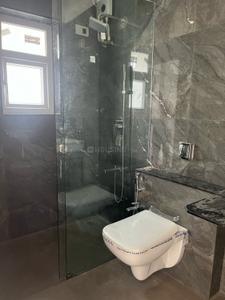 Bathroom Image of 1650 Sq.ft 3 BHK Apartment / Flat for sale in Khar West Mumbai for Rs. 65000000