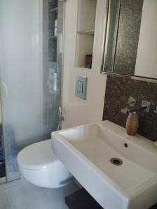 Bathroom Image of 650 Sq.ft 1 BHK Apartment / Flat for sale in Lodha New Cuffe Parade, Sion Mumbai for Rs. 18500000