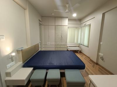 Bedroom Image of 2100 Sq.ft 3.5 BHK Apartment / Flat for rent in Ram Nagar Nagpur for Rs. 80000